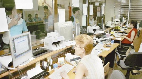 Doi funcționari ai unei primării din Olt au furat 350.000 lei din banii de taxe și impozite. Metoda era foarte simplă