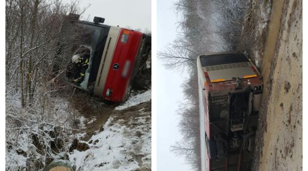 Autocar plin cu români, răsturnat. S-a activat planul roșu