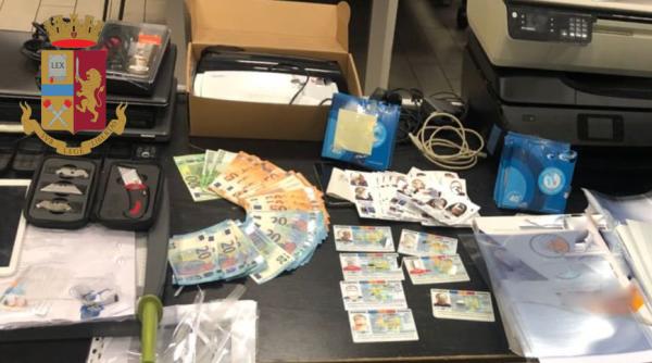 Italia. Doi români aveau o FABRICĂ de documente FALSE pentru obținerea Venitului de Cetățenie