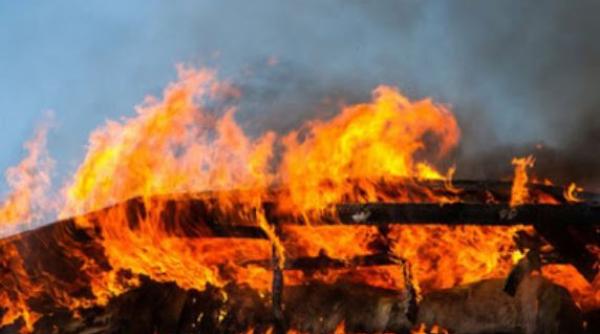 Român, mort într-un incendiu. Pompierii spun că focul a fost pus intenționat