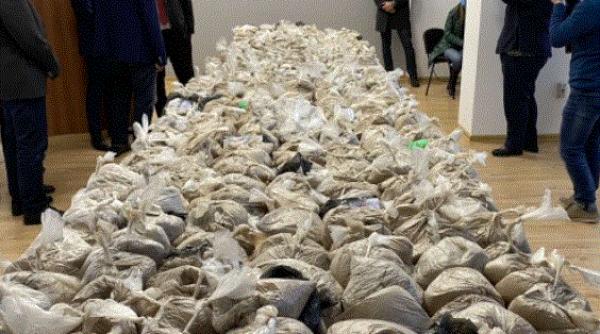 Sute de kilograme de heroină, găsite într-un port de la Marea Neagră