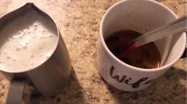 Cafea spaniolă - Cafe con miel: Rețeta de cafea cu miere care vă îmbie toate simțurile