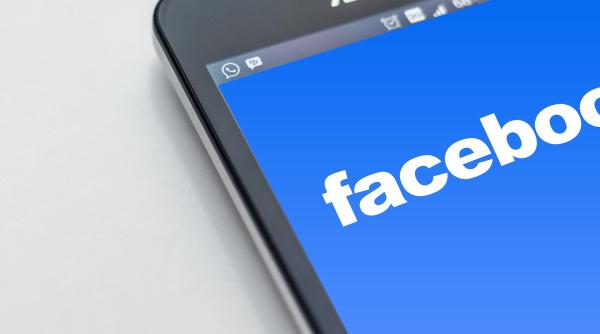 Cum s-a ajuns ca Facebook să blocheze companiile mass-media și ştirile în Australia