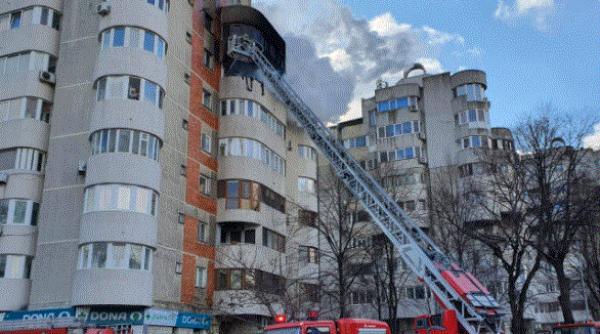 Nou incendiu la Constanța. Pompierii au venit acum cu AUTOSCARA deși incendiul era la SUBSOL