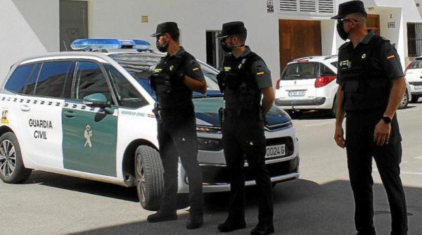 Spania. Doi români, un bărbat și o femeie, au jefuit un bărbat în plină stradă. Au pretins că sunt surzi și l-au deposedat de un ceas de mii de euro