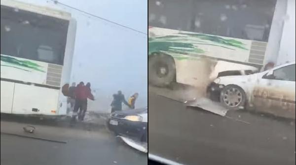 Mai mulți români, aproape de a fi striviți lângă autocar (VIDEO)