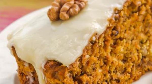 Chec umed de morcovi. Rețeta unui desert ideal pentru cafeaua de la micul dejun 