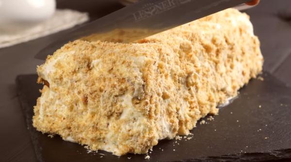 Prăjitură din 3 ingrediente, fără zahăr. Cea mai căutată rețetă în pandemie: E mai apreciată decât celebrul Tort Napoleon