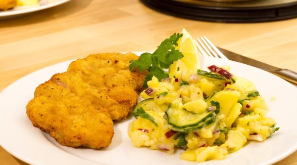 Schnitzel autentic german. Cum faci cel mai crocant şi savuros şniţel în cinci paşi