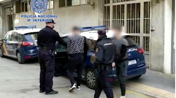 Spania. Tineri români, membri ai „bandei canalizărilor“, reținuți: „Au mai multe dosare penale decât ani pe care îi au”