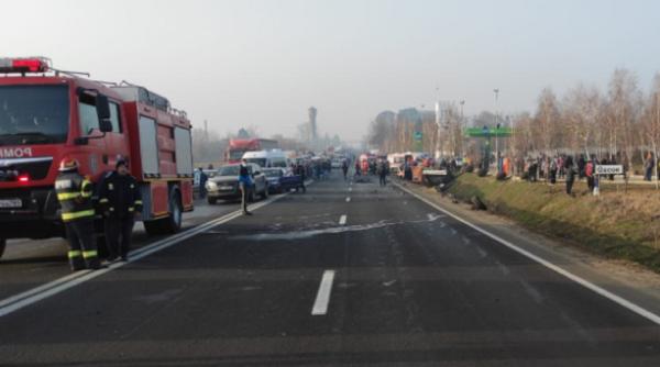 UPDATE. Accident groaznic pe DN5: 10 VICTIME, 2 MORȚI după ce un autocamion al CNAIR a spulberat un BMW. PLANUL ROȘU, ACTIVAT (FOTO)