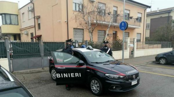 Italia. Tânăr român, arestat după ce șeful său a publicat imagini în ipostaze erotice ale fostei iubite