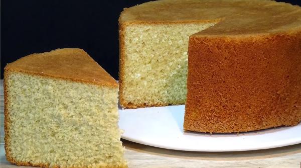 Prăjitura genoveză, preparatul din trei ingrediente, fără drojdie, regina rețetelor în pandemie