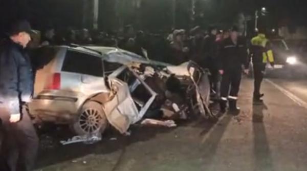 Un tânăr român  murit, alți 3 au fost răniți după ce mașina lor a lovit un stâlp de electricitate, la Bistrița