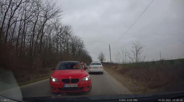 Video Amenințat cu pistolul în trafic. Revoltător: individul este cercetat în libertate