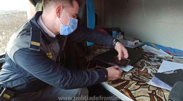 A cumpărat un act de identitate cu 250 de euro, dar a fost prins la frontiera României. Ce riscă bărbatul care dorea să ajungă în Italia