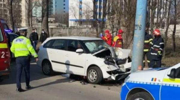 Un român a murit, după ce a intrat cu mașina într-un stâlp în Mamaia. Bărbatului i s-a făcut rău la volan  