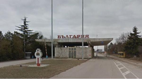 Români cercetați penal pentru că au vrut să iasă din țară cu certificate false că n-au COVID-19