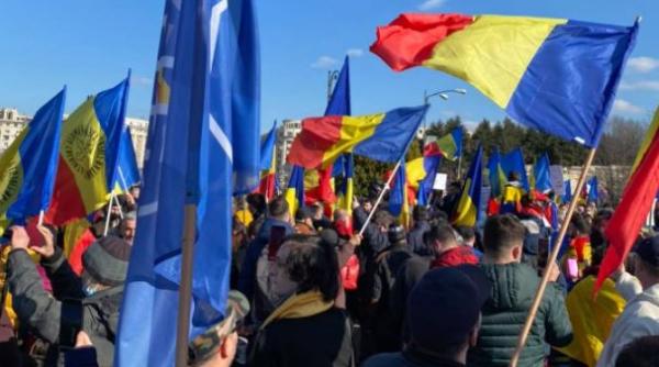 Organizatorul protestului anti-vaccin din București, amendat cu 7.000 de lei 