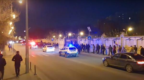 VIDEO. Protest PSD-ist cu sute de manifestanţi în faţa Palatului Parlamentului: "Obligativitatea distruge libertatea! GENOCID!"