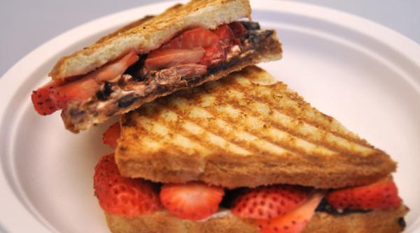 Panini dulce în 15 minute. Transformă orice mic dejun într-un răsfăţ