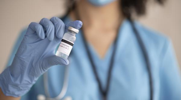 După Germania, Franța și Italia, și Spania suspendă complet vaccinarea cu AstraZeneca