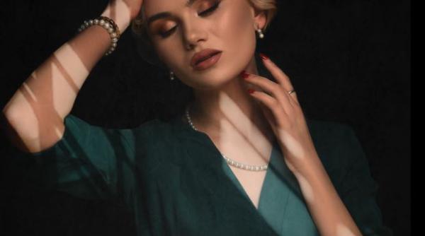 Tânăra româncă, găsită spânzurată în dulap cu o eşarfă. Laura nu a lăsat niciun bilet de adio