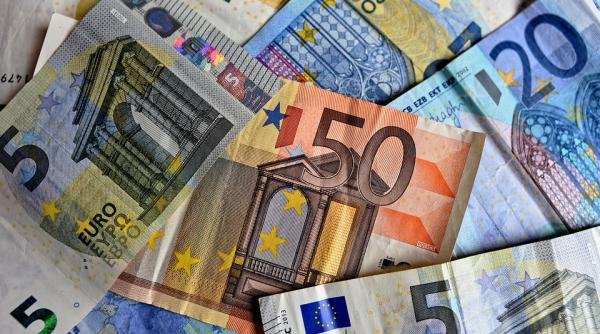 Euro a urcat la un nou MAXIM istoric. Curs valutar 17 martie