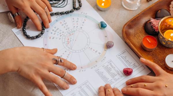 Horoscop 18 martie pentru toate zodiile: Taurii întâlnesc astăzi pe cineva care le va schimba viața. Fecioarele, probleme cu banii