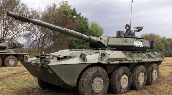 Italia. Un tanc a tras, din greşeală, asupra unei ferme de pui în timpul unui antrenament 