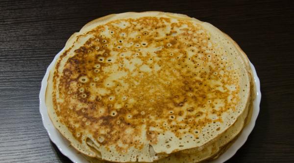 Clătite de post pufoase și delicioase. Rețeta simplă