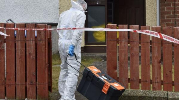 Marea Britanie. Un bărbat și-a înjunghiat, mortal, iubita și mama, iar apoi s-a sinucis