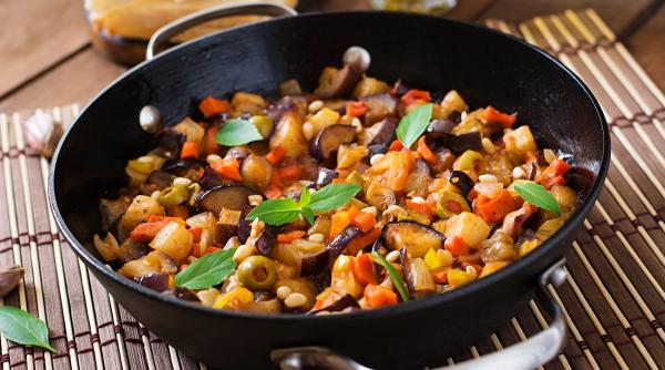 Caponata siciliană, cel mai bun preparat cu vinete, de post. Gospodinele din Italia au dezvăluit secretul rețetei cu tradiție