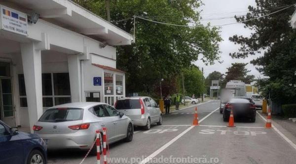 Aproape 29.000 de români au părăsit, ieri, țara. Unsprezece persoane au fost oprite la frontieră