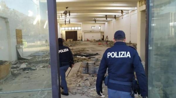 Italia. Român, care ocupase abuziv o clădire, săltat de carabinieri. Locuia printre gunoaie și șobolani