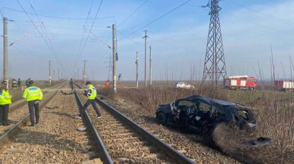 Pompier român, mort într-un accident la trecerea la nivel cu calea ferată. Un copil de 10 ani a fost rănit