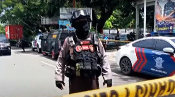 Explozie în apropierea unei catedrale, provocată de un atacator sinucigaş cu bombă: Mai mulţi răniţi