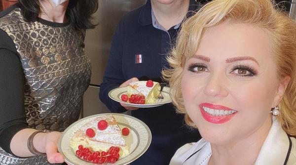 Tort de iaurt. Rețeta surprinzătoare a Corneliei Rednic, fără gluten: „Dulcele permis“ după ce artista a slăbit enorm