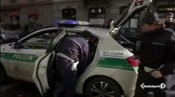 Italia. Petrecere între români, întreruptă de poliție: Trei conaționali au sărit să-i înjunghie pe agenți, doi frați, arestați