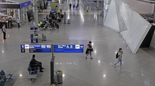 Un grup de migranţi, care se dădeau drept sportivi români, opriți pe aeroportul din Atena