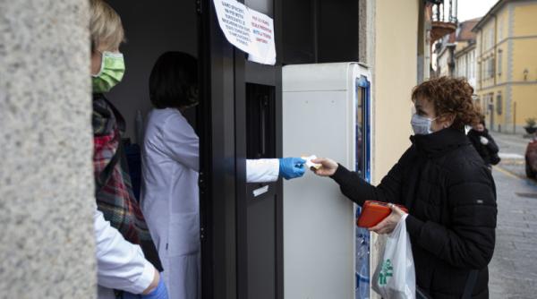 Farmaciile, centre de testare rapidă anti-COVID. Ministerul Sănătății a publicat proiectul de ordin