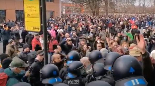 Germania. O fundație avertizează că tinerii nemți au șanse mari să ajungă să locuiască pe străzi