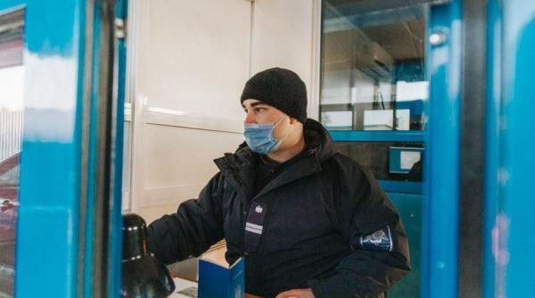 Pasager dintr-un autocar cu destinația Polonia, prins la frontieră cu testul COVID-19 pozitiv. Toți pasagerii au fost trimiși în izolare