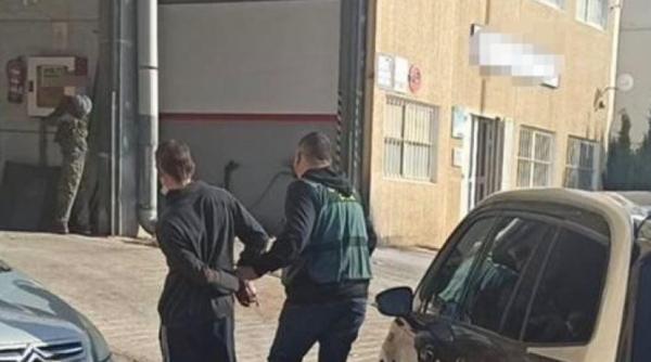 Spania. O afacere pusă pe roți de un român și trei complici. Au câștigat mii de euro, din furtul capacelor de canalizare