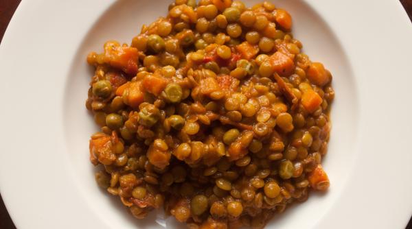 Tocăniţă de linte de post. Mâncare săţioasă şi foarte gustoasă