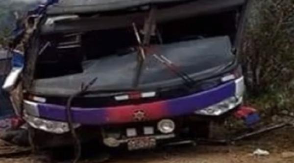 Accident tragic cu 20 de morţi. Un autobuz s-a răsturnat