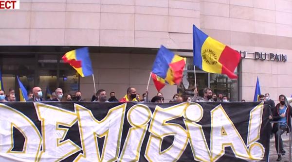 Protest în fața Ministerului Sănătății. George Simion: „Vrem demisia lui Vlad Voiculescu, nu o să cedăm”