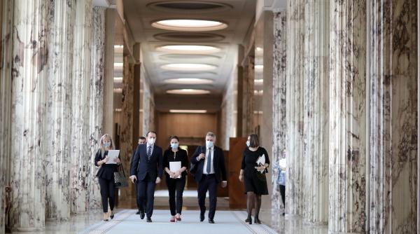 Miniștrii USR-PLUS NU se vor prezenta la ședința de Guvern de mâine (SURSE). Boicot în coaliția de guvernare!