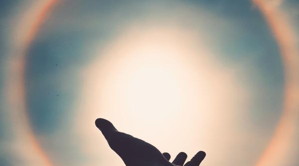 Nuntă cosmică în Taur. „Miri“ - Luna și Soarele: Fenomenul astrologic ce influențează major zodiile pentru următorii ani