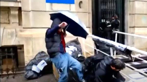 Oana Lovin și Codruța Cerva, bătaie la Ministerul Sănătății. Susținător al lui Voiculescu, luat cu ambulanța: „Marș de aici!“ (VIDEO)